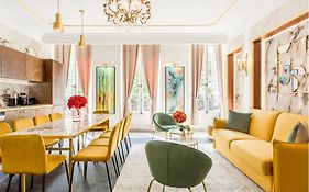 Luxury 4 bedrooms 4 bathrooms apartment in Le Marais